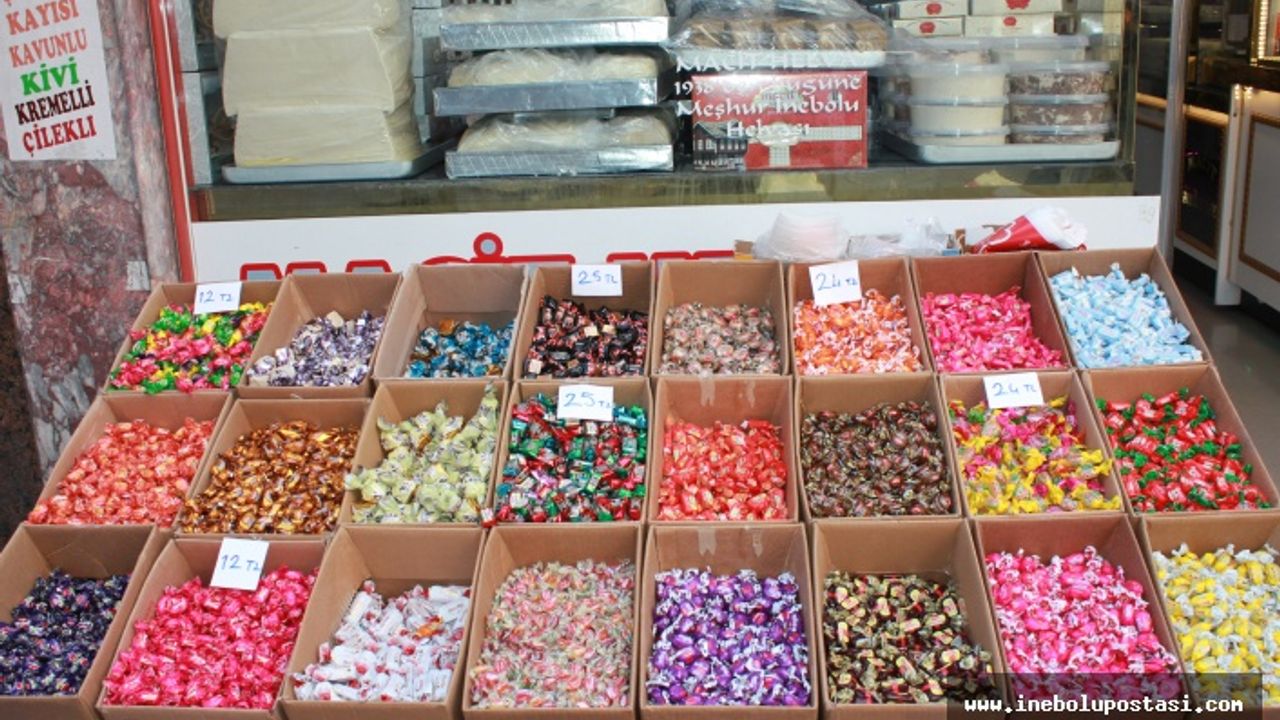 Bayramın vazgeçilmezi şeker ve lokumlar tezgahlarda
