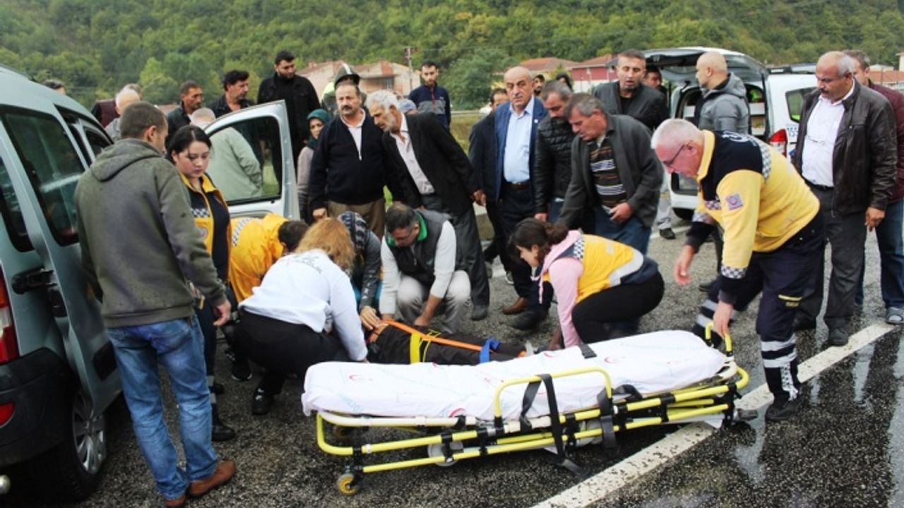 MUSA KÖYÜ KÖPRÜSÜNDE KAZA: 2 Yaralı