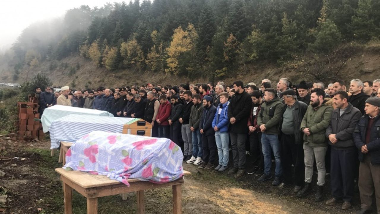 Trafik Kazası Kurbanı Küm Ailesi toprağa verildi