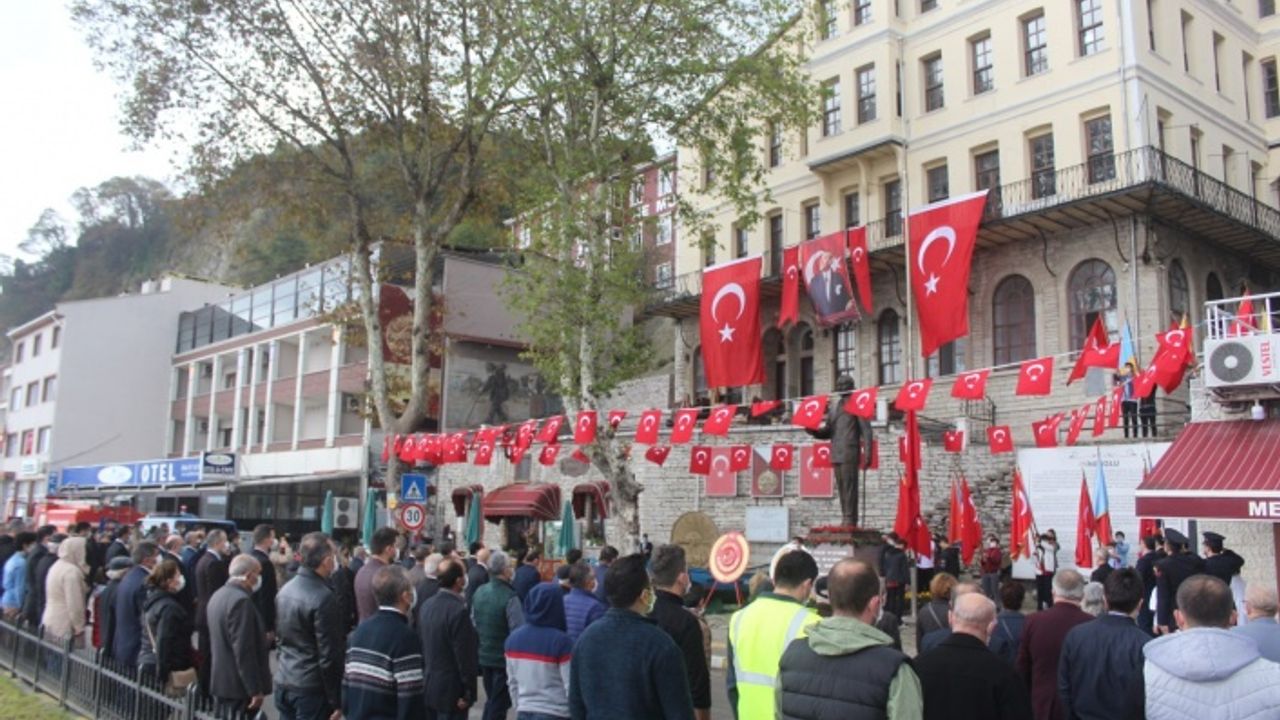 Saat 9'u 5 geçe hayat durdu
