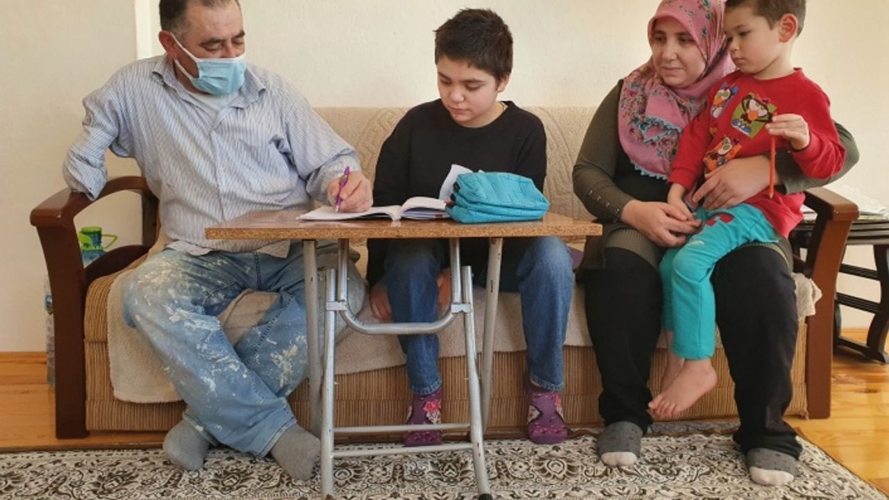 Fedakar baba kızı için tek koluyla savaşıyor