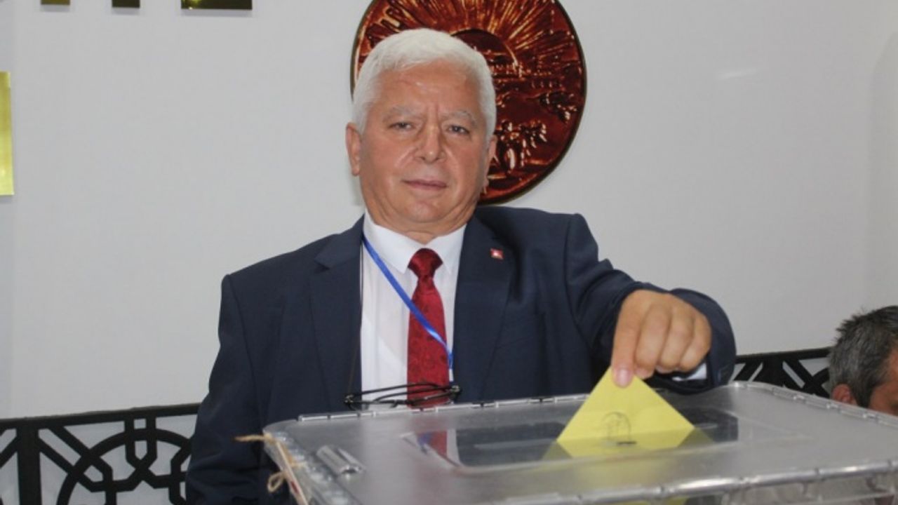 CHP'de yeni başkan Cemal İlyasoğlu oldu