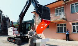 İLÇE ÖZEL İDARE'YE YENİ EKSKAVATÖR