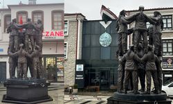 Heyamola Heykeli meydana yakıştı