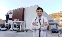İnebolulu genç doktor Barış Uçarkuş, hekimlik mesleğine memleketinde başladı