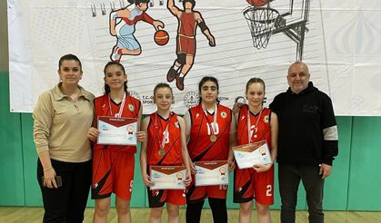 Atatürk Ortaokulu, basketbolda bölge birincisi oldu