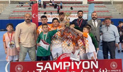 Şampiyon Mustafa Şerbetçi İlkokulu!