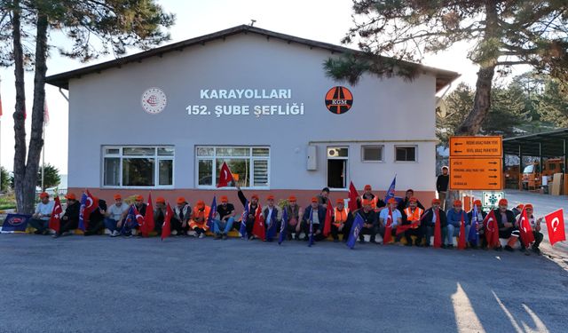 KARAYOLLARI İŞÇİLERİNDEN OTURMA EYLEMİ