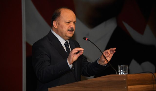 Vali Dallı “Çocuklarımızı bağımlılıktan korumada en büyük etken aile”