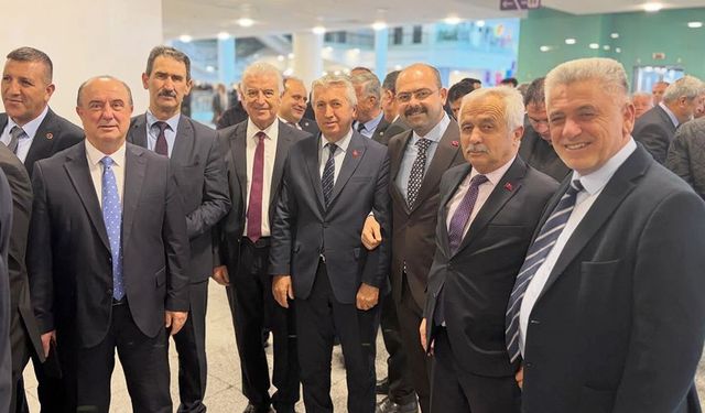 Uzuner, MHP'nin genel merkez iftarına katıldı