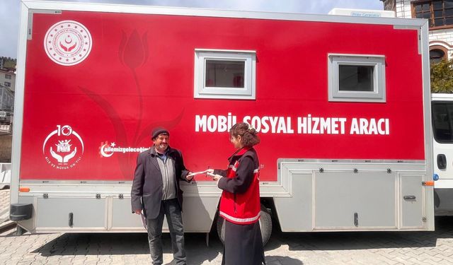 Mobil sosyal hizmet aracı ilçe ilçe geziyor