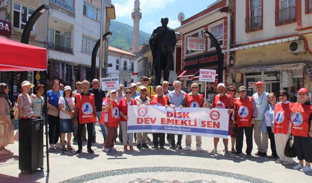 İnebolu'da emeklilerden tepki: "Krizin faturasını ödemeyi reddediyoruz"