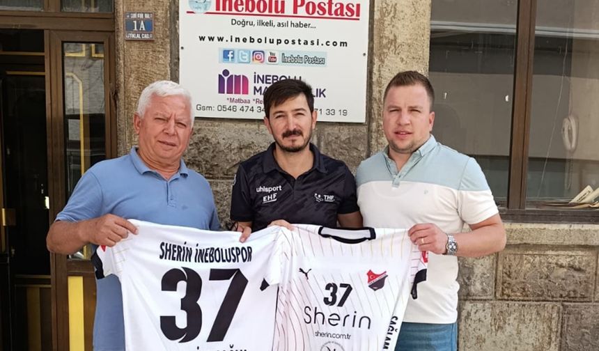 Sherin İneboluspor’dan gazetemize forma hediyesi