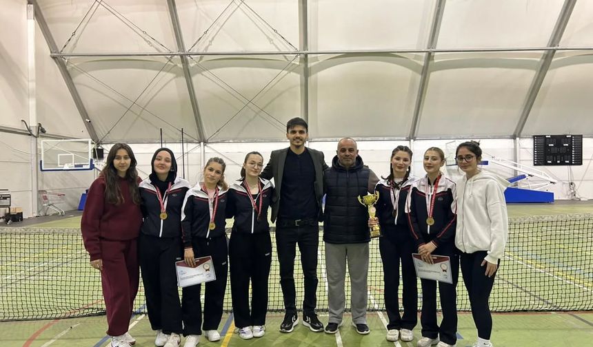 İnebolu’nun Altın Raketleri İl Şampiyonu!