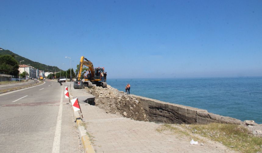 Sahil tahkimatında çalışmalar başladı!